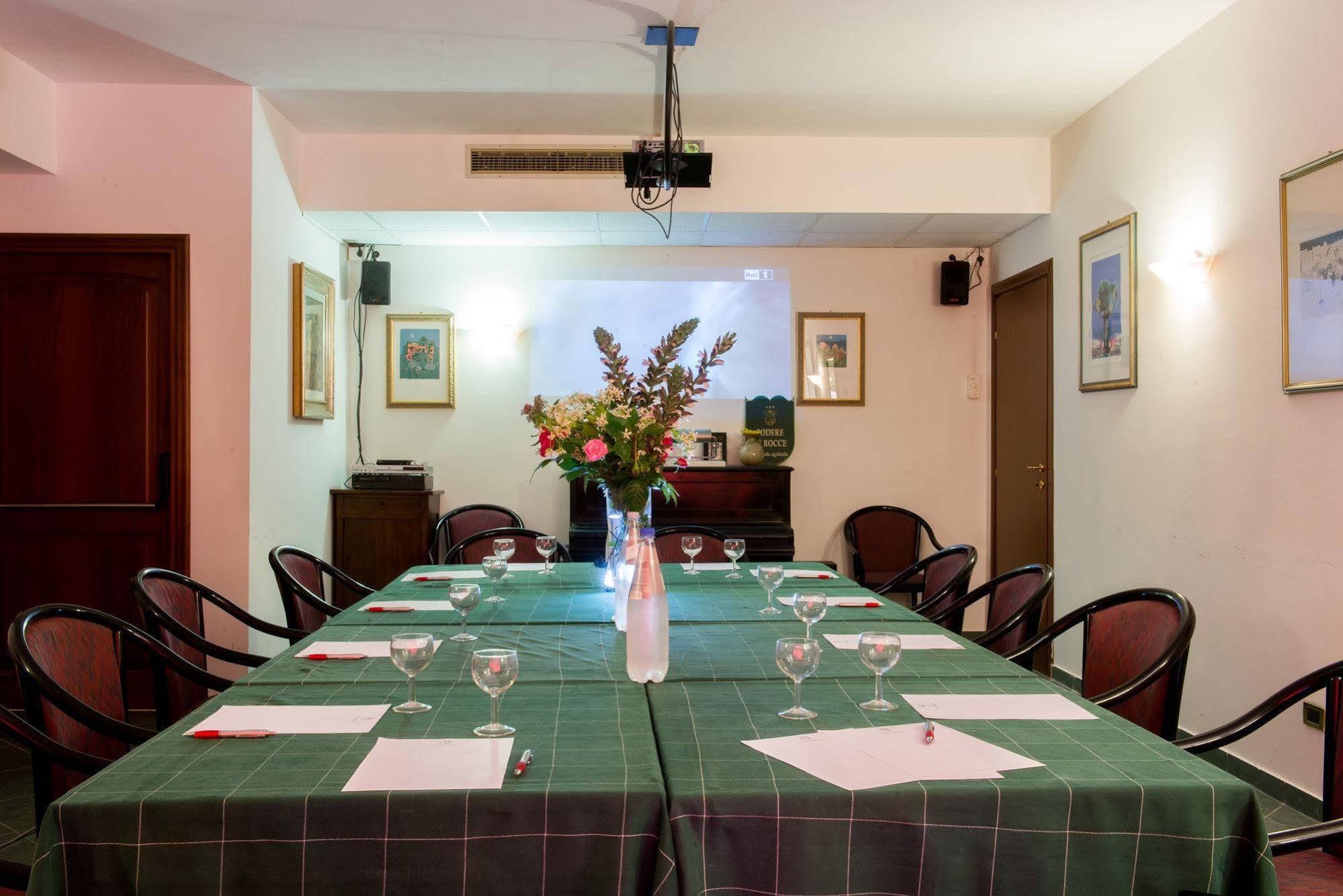 Hotel Le Rocce Magione Buitenkant foto