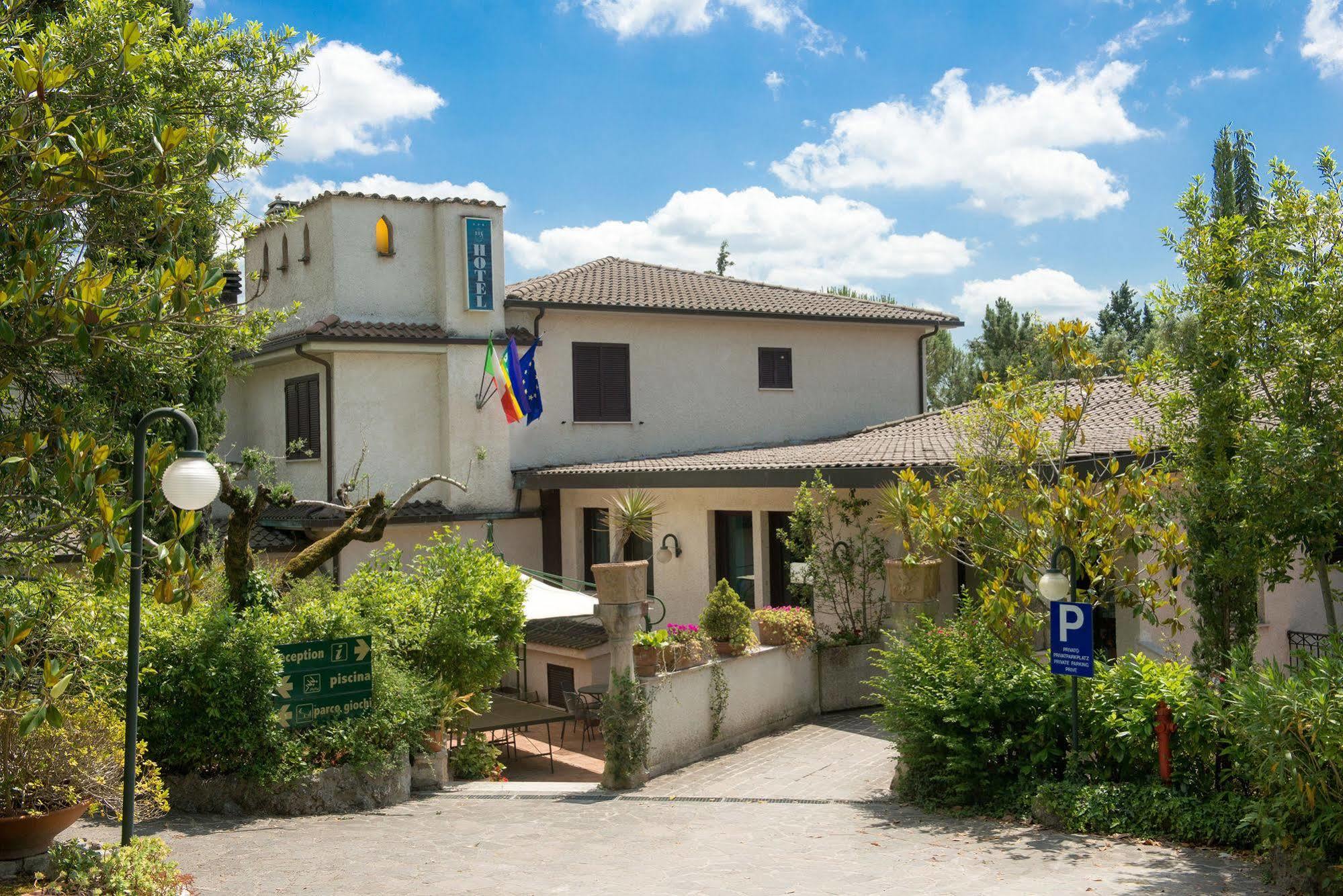Hotel Le Rocce Magione Buitenkant foto
